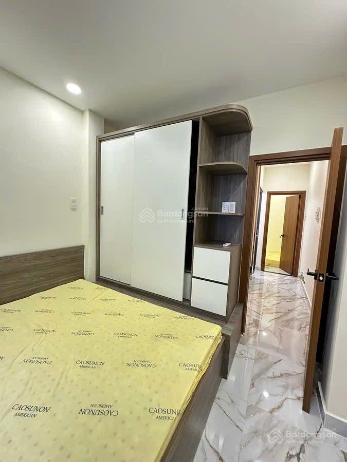 Chỉ 5.x tỷ mà doanh thu hơn 200tr/năm. sát mt trần bình trọng, q.5  5 phòng. 4 tầng.