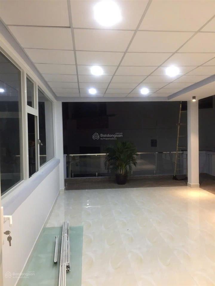 Bán gấp nhà 2mt, ngang lớn 5m, chỉ 10m ra mt trần phú, q5  7pn. thu 400tr/năm. chỉ 9,29 tỷ. tl