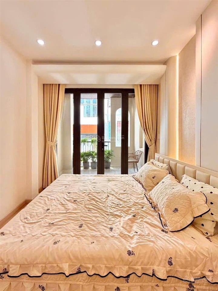 Bán gấp nhà hxh nguyễn đình chiểu  cx đô thành  q3  full nội thất  4 tầng btct. chỉ 9 tỷ hơn.