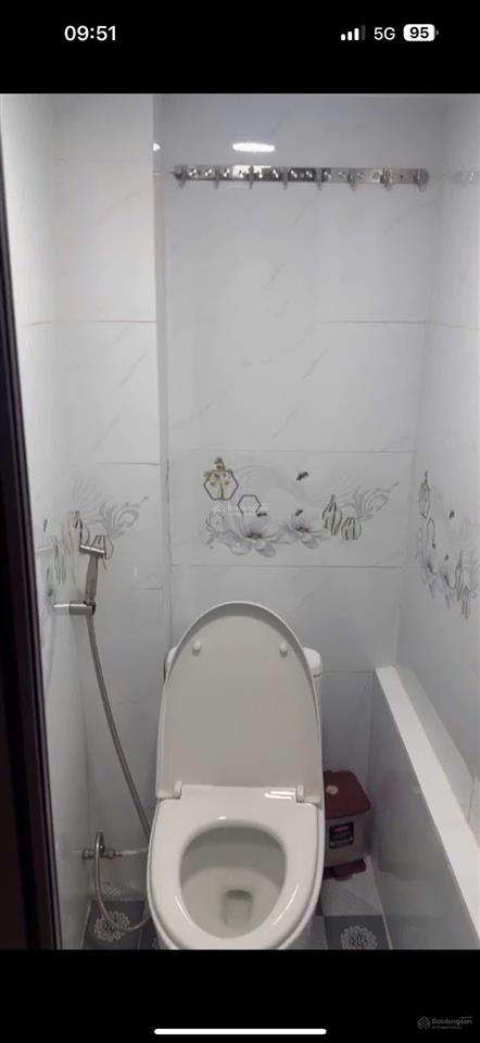 Quá hiếm  5pn  4 tầng  gần trần hưng đạo, q1  tiện làm air bnb  gđ đông. chỉ 6.6 tỷ. tl chủ