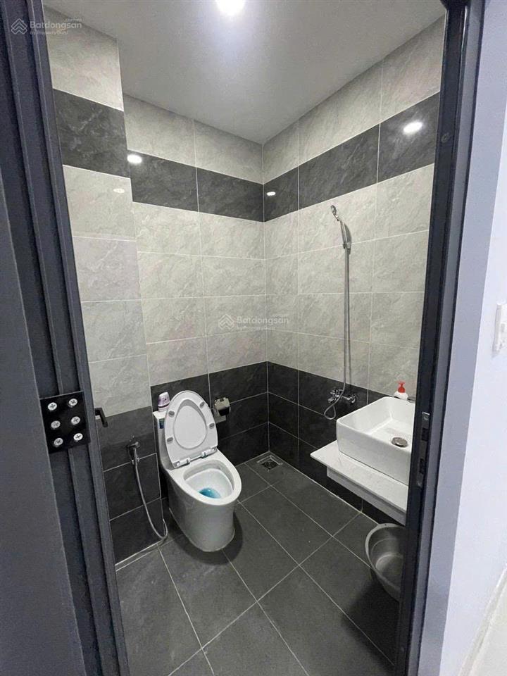 Bán gấp nhà sát mt nguyễn trãi  q5  4 tầng tiện vp  cty  hoặc ở. chỉ 9,7 tỷ. tl chính chủ