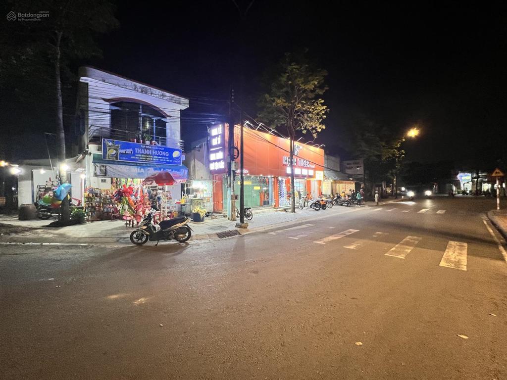 Bán nhà cách chợ đêm bạch đằng chỉ 15m. gần phố đi bộ, khu vui chơi, chợ thủ dầu một. giá 2,5 tỷ tl