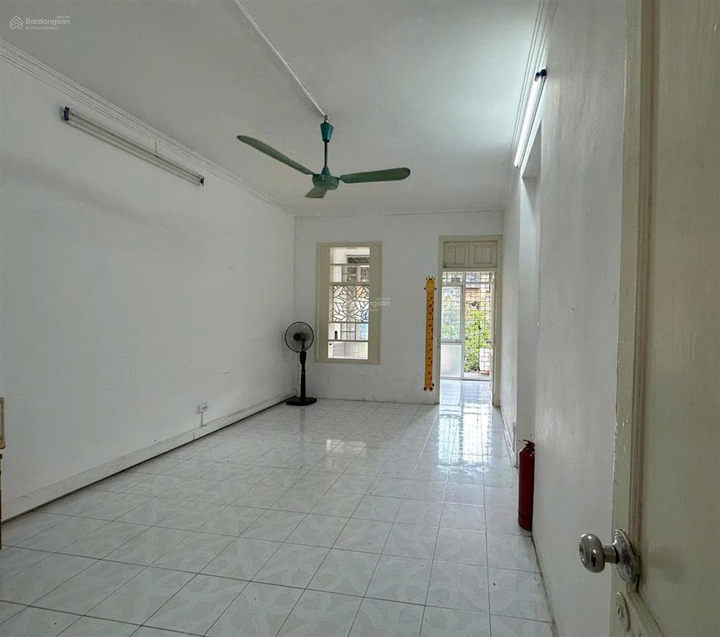 Cho thuê căn hộ nhà tập thể b6, tầng 3, 30 m2, khu tập thể kim liên, hà nội, 6 triệu/tháng