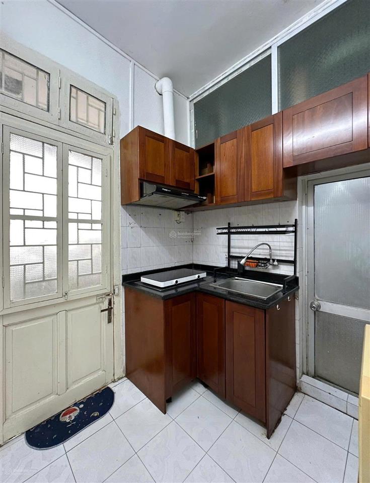 Cho thuê căn hộ nhà tập thể b6, tầng 3, 30 m2, khu tập thể kim liên, hà nội, 6 triệu/tháng