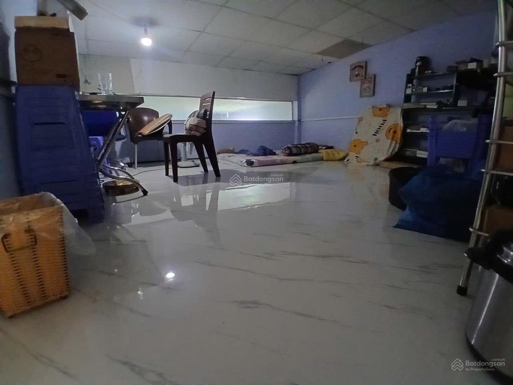 Nhà 1 đời chủ cần bán gấp, cách phạm v đồng hơn 200m, hxh tới cửa, khu dân cư ở kín, chuẩn pháp lý