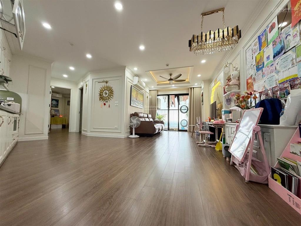 Bán căn góc cc 3pn 2wc giá tốt 7,65 tỷ có thương lượng, 98m2 tại tòa b vinaconex2.