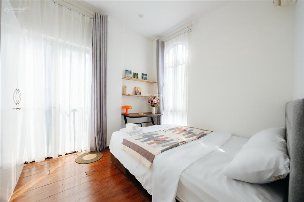 Chính chủ cho thuê căn hộ 2 phòng ngủ, có ban công  0946 638 ***