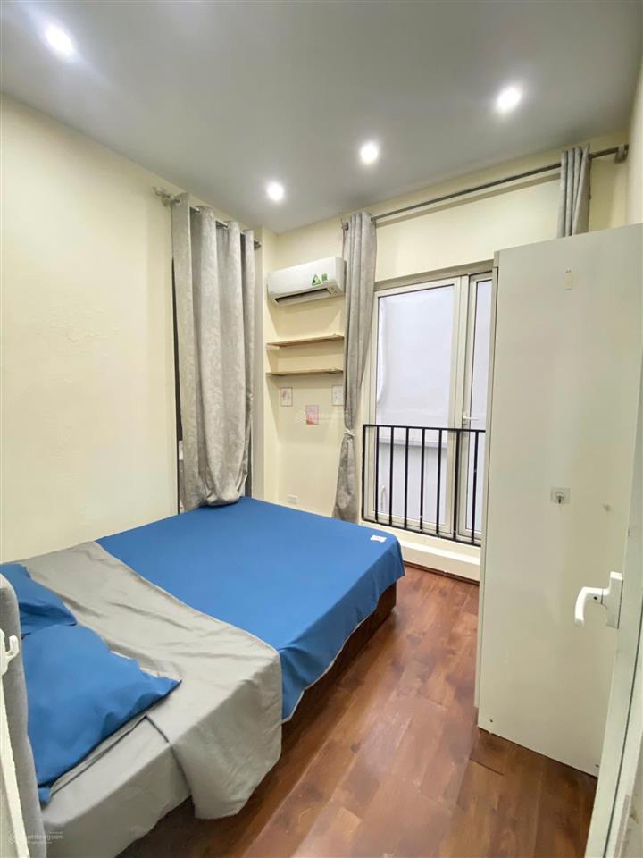 Chính chủ cho thuê căn hộ 2 phòng ngủ, có ban công  0946 638 ***