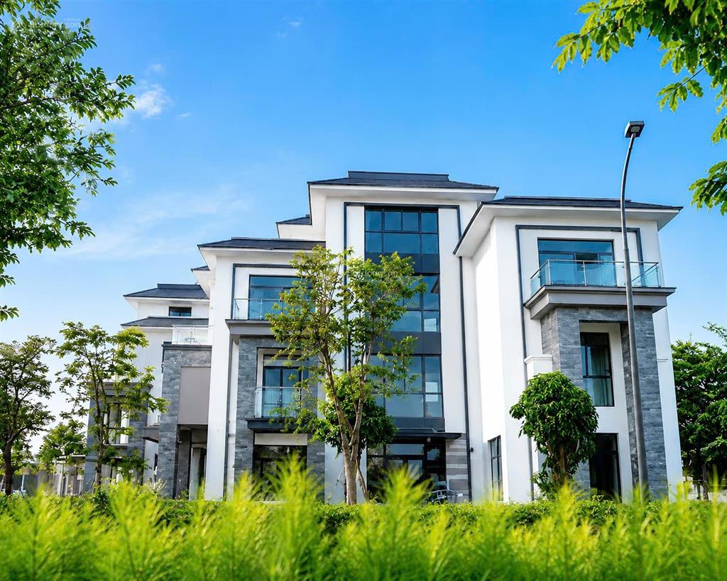 Bán 2pn góc gladia heights  căn số 05 tầng 6  view biệt thự hướng đn giá 5.85 tỷ