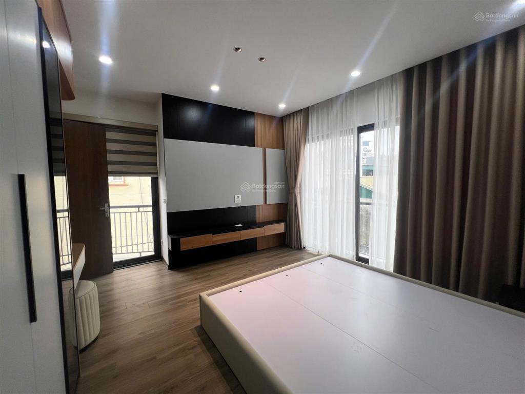 Thạch bàn long biên | lô góc 41m2 6 tầng | thang máy | ô tô tránh | nhỉnh 10 tỷ
