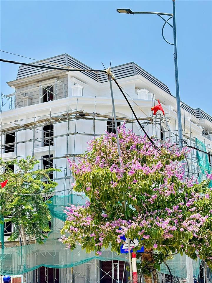 4 tỷ sở hữu nhà phố 5 tầng trung tâm phan rang. chiết khấu lên đến 12 %