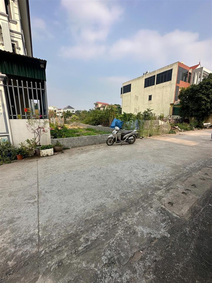 Chính chủ bán gấp lô đất trung tâm thị trấn thường tín, cạnh vinhomes olympic  2 ô tô tránh nhau