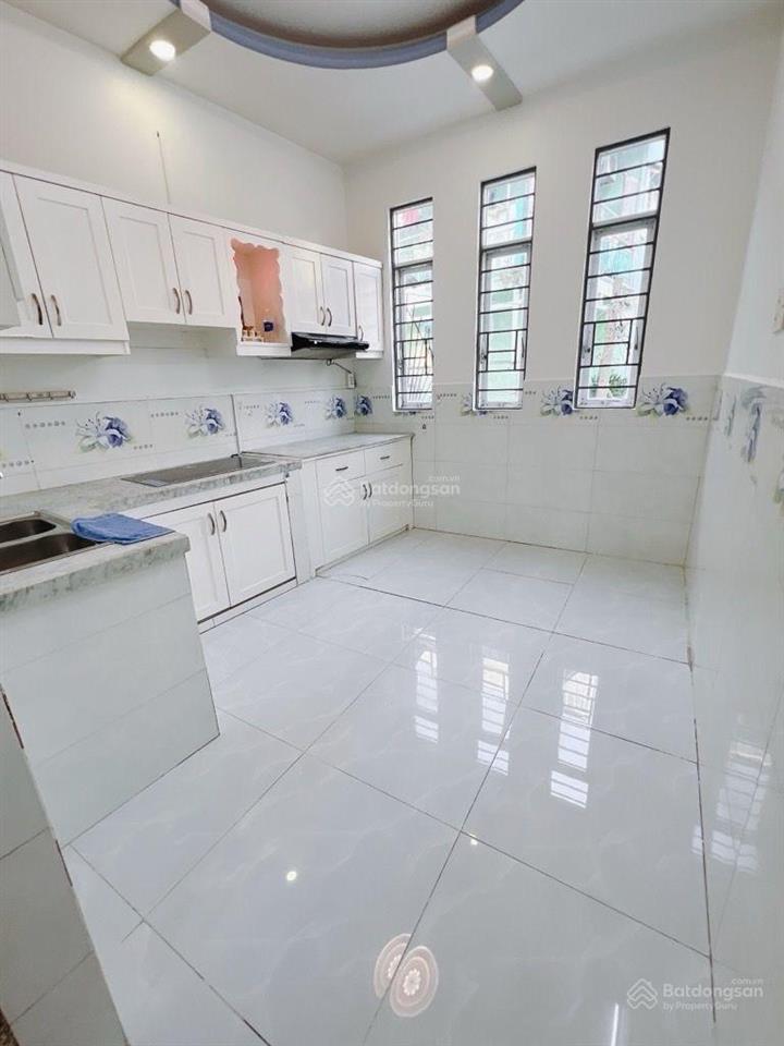 Bán nhà lô góc 2 mt, vip 5 tầng, đ. hoàng diệu, kế bên vĩnh khánh, tôn đản, gần đh nguyễn tất thành