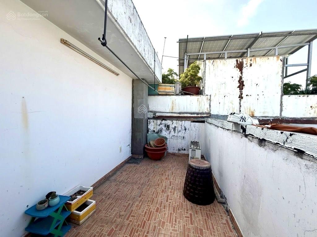 Nhà siêu víp xe hơi đậu cửa, ngang nở hậu 4.8m, đ.tôn thất thuyết bến vân đồn nguyễn tất thành.