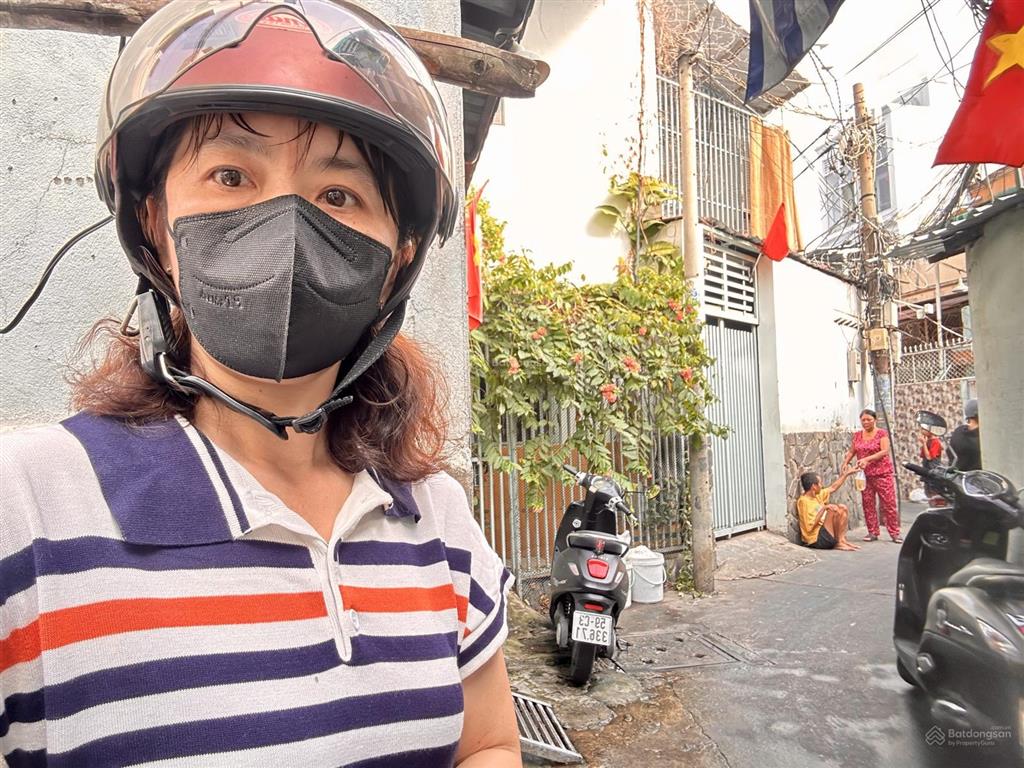 Bán nhà ngon chỉ 5.3t  dt 70m2, đ. xóm chiếu, thông ra tôn đản, hoàng diệu  gần khánh hội