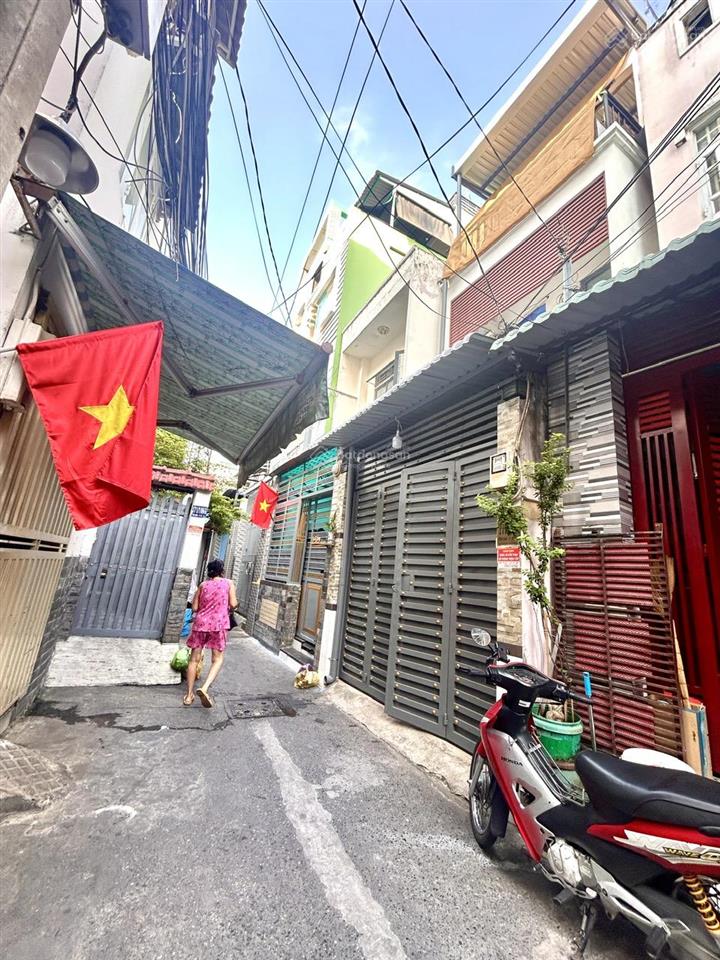 Bán nhà ngon đ.tôn đản, 50m2 chỉ 5.5t, gần chợ 200 đ.xóm chiếu 5p đến đh nguyễn tất thành kế q1.