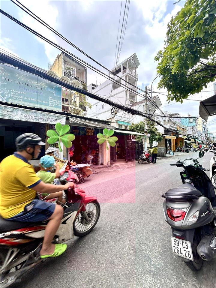 Bán nhà ngon, ngang lớn 12.3m, chỉ 10m ra đ.xóm chiếu xe hơi đậu cửa chào chỉ 6.7t,nguyễn tất thành