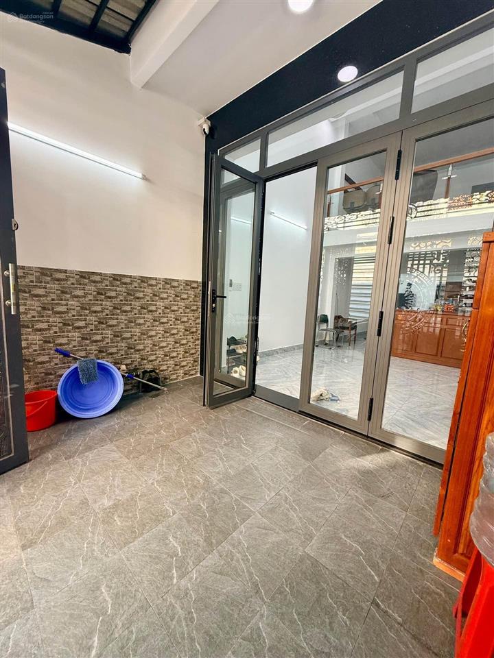 Bán nhà đẹp, đ.tôn đản,dt 57.3m2 chợ 200 đ.xóm chiếu ra đoàn văn bơ gần khu ẩm thực vĩnh khánh.