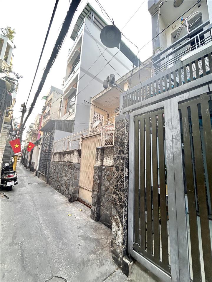 Bán nhà dt lớn 74 m2, ngang 5.7m, gần mt xe hơi đ. tôn đản  khánh hội, tôn thất thuyết, xóm chiếu.