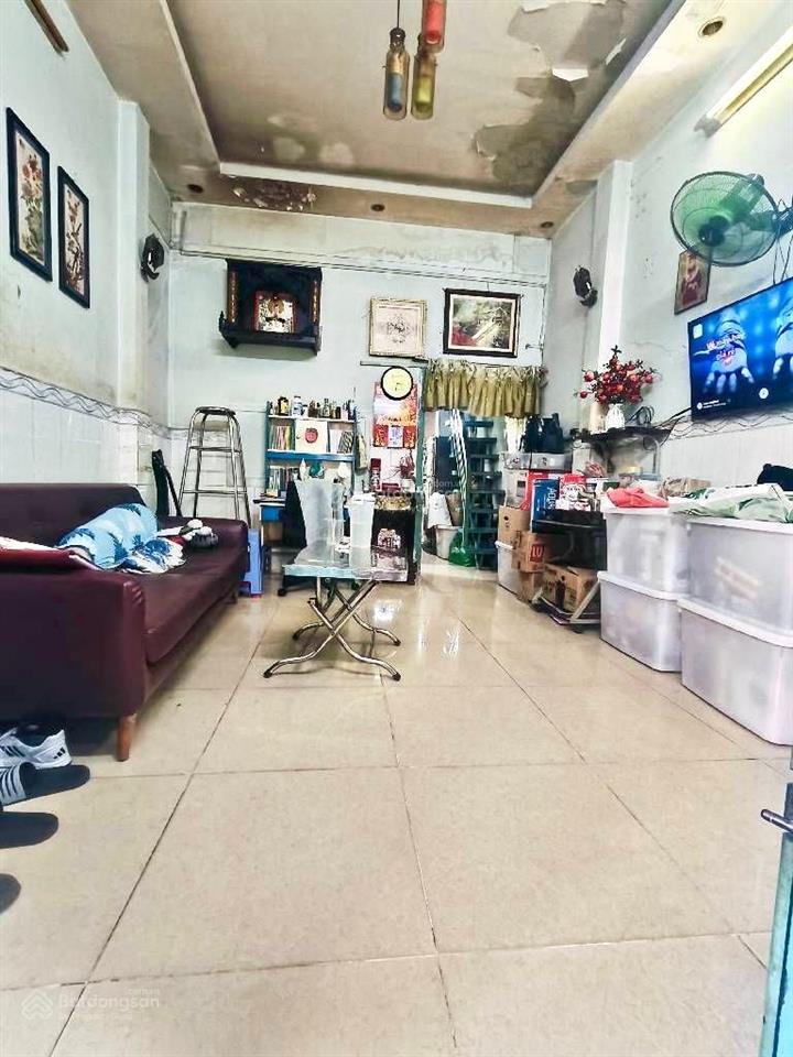 Bán nhà đ. đoàn văn bơ, 20m ra mặt tiền xe hơi, trước nhà rộng 4m, xóm chiếu, nguyễn tất thành