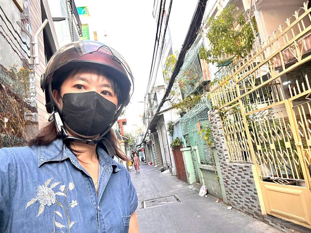 Bán nhà mt hxh, chỉ 6.1t, 54m2, đ.đoàn văn bơ, ngay chợ 200 đ. xóm chiếu, ra tôn đản.