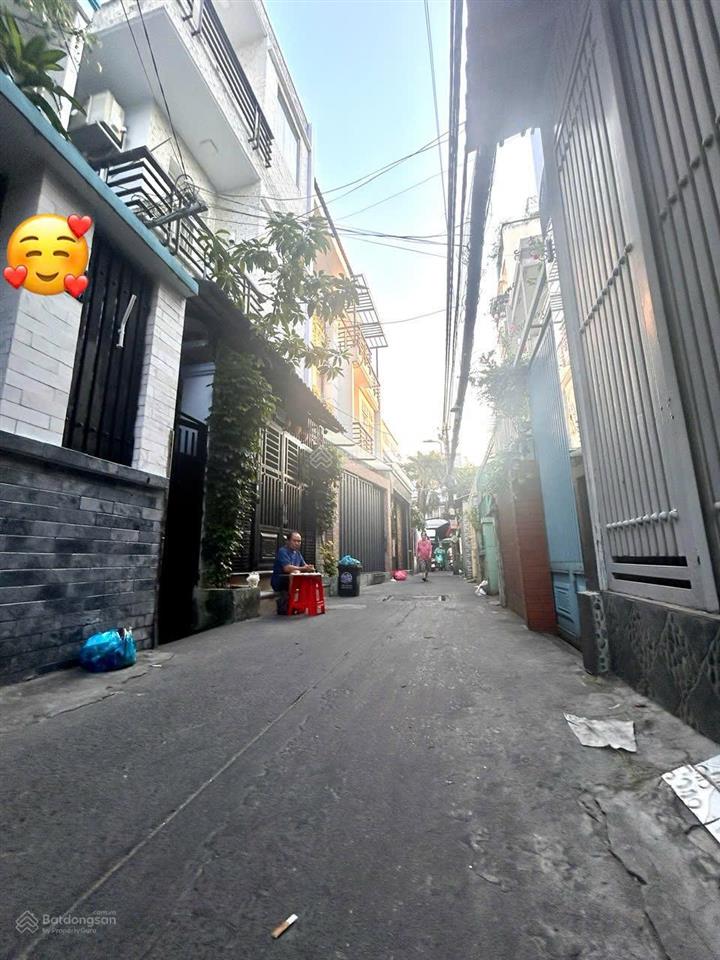 Bán nhà mt hxh, chỉ 6.1t, 54m2, đ.đoàn văn bơ, ngay chợ 200 đ. xóm chiếu, ra tôn đản.