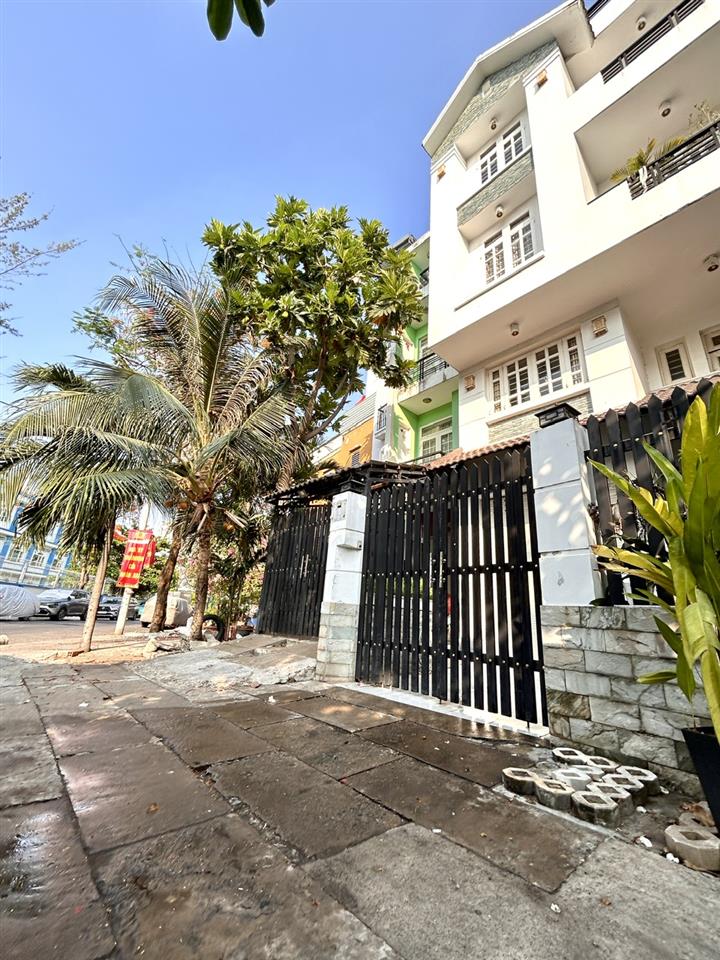 BÁN NHÀ Đ.TÔN THẤT THUYẾT- 2 MẶT TIỀN- XE HƠI NGỦ TRONG NHÀ- LƯU THÔNG KHÁNH HỘI - BẾN