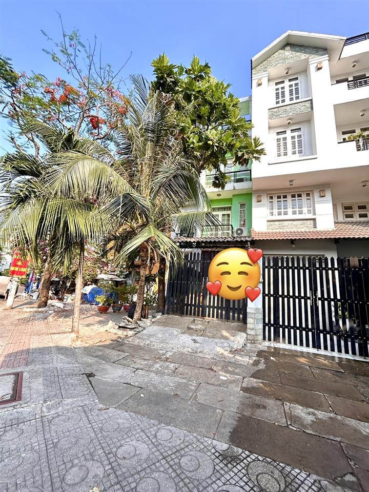 BÁN NHÀ Đ.TÔN THẤT THUYẾT- 2 MẶT TIỀN- XE HƠI NGỦ TRONG NHÀ- LƯU THÔNG KHÁNH HỘI - BẾN