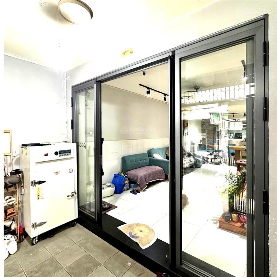 Bán siêu phẩm bến vân đồn, 73m2 chỉ hơn 8t, gần q8,q1, đi khánh hội, kế bên đh nguyễn tất thành.