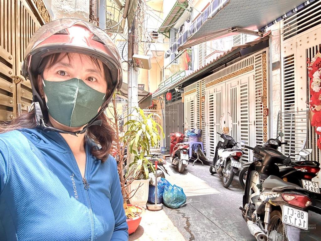 Bán nhà đẹp ngay trường xóm chiếu đ.tôn đản, ngang 4.5m, gần đại hoc nguyễn tất thành.