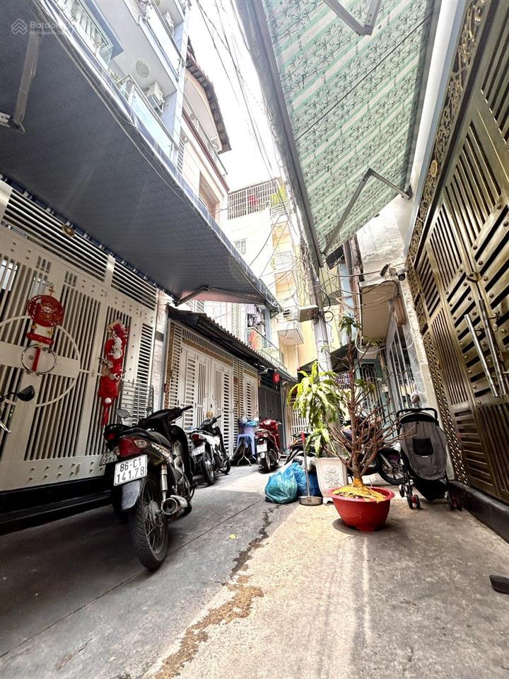 Bán nhà đẹp ngay trường xóm chiếu đ.tôn đản, ngang 4.5m, gần đại hoc nguyễn tất thành.
