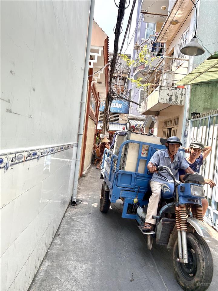 Bán nhà hẻm xe hơi, ngang 6.2m, nở hậu,đ.đoàn văn bơ ra tôn thất thuyết, dt 77m2 chỉ 7.5t.