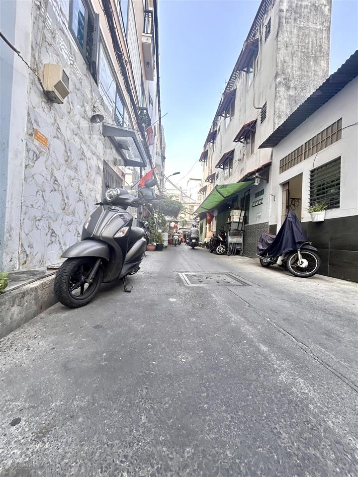 Bán nhà hẻm xe hơi, ngang 6.2m, nở hậu,đ.đoàn văn bơ ra tôn thất thuyết, dt 77m2 chỉ 7.5t.