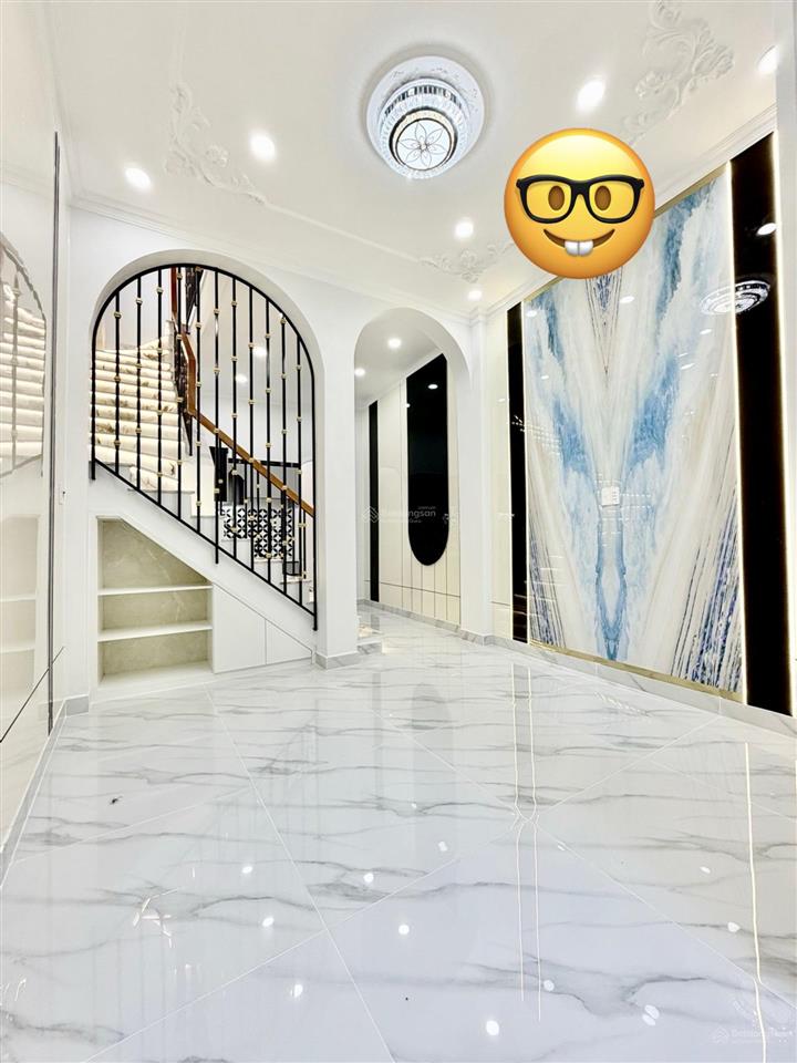 Cực phẩm nhà mới, 37m2 chỉ 5.5t, gần hẻm xe hơi đoàn văn bơ, hoàng diệu, và vĩnh khánh.