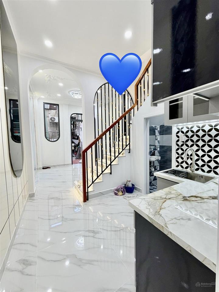 Cực phẩm nhà mới, 37m2 chỉ 5.5t, gần hẻm xe hơi đoàn văn bơ, hoàng diệu, và vĩnh khánh.