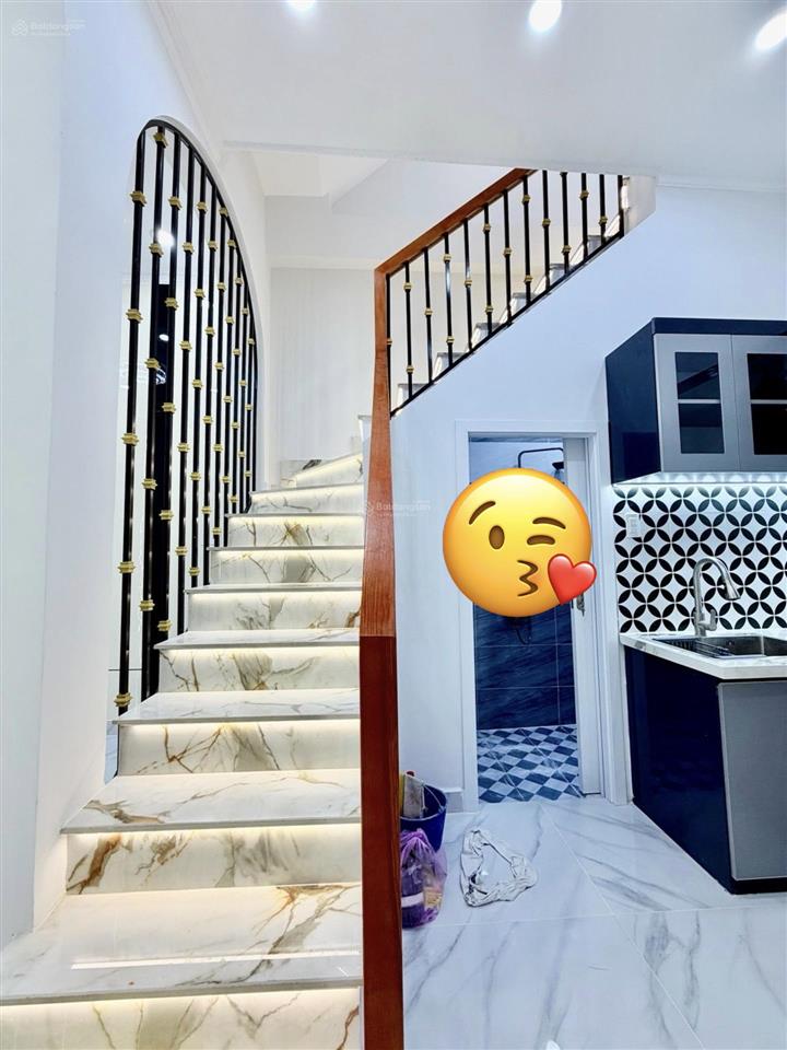 Cực phẩm nhà mới, 37m2 chỉ 5.5t, gần hẻm xe hơi đoàn văn bơ, hoàng diệu, và vĩnh khánh.