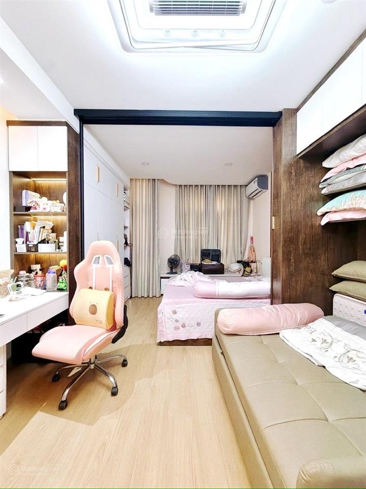 Siêu phẩm 5 tầng mặt tiền đường số, xe hơi đậu cửa, lưu thông vĩnh hội, khánh hội, hoàng diệu