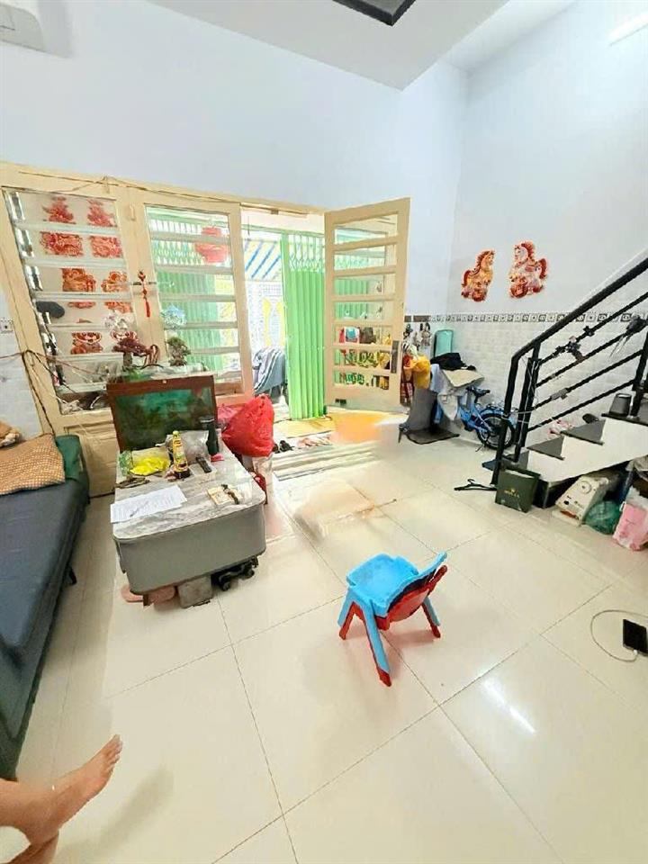 NHÀ  NGANG LỚN 4.5M2- GẦN CHỢ 200 Đ.XÓM CHIẾU- DT 48M2  CHỈ 5.95T TRÊN TRỤC Đ.ĐOÀN VĂN