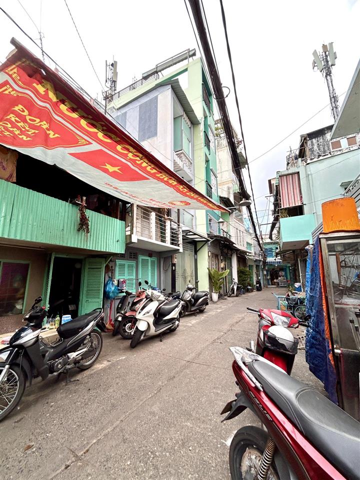 Bán nhà đ. bến vân đồn, 25m2, trước nhà rộng 6m, 3,7 tỷ. gần cầu nguyễn văn cừ qua q8 chỉ 2 phút