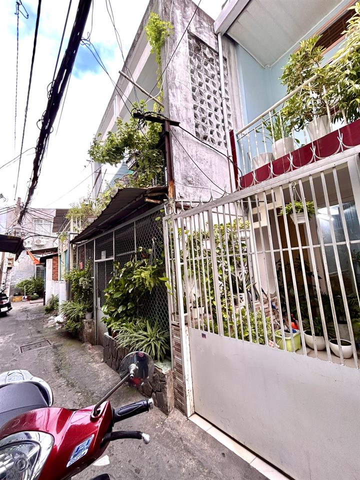 NHÀ BÁN CÁCH 50M RA MẶT TIỀN XE HƠI Đ,TÔN THẤT THUYẾT- NGANG LỚN 4.3M- LƯU THÔNG BẾN VÂN