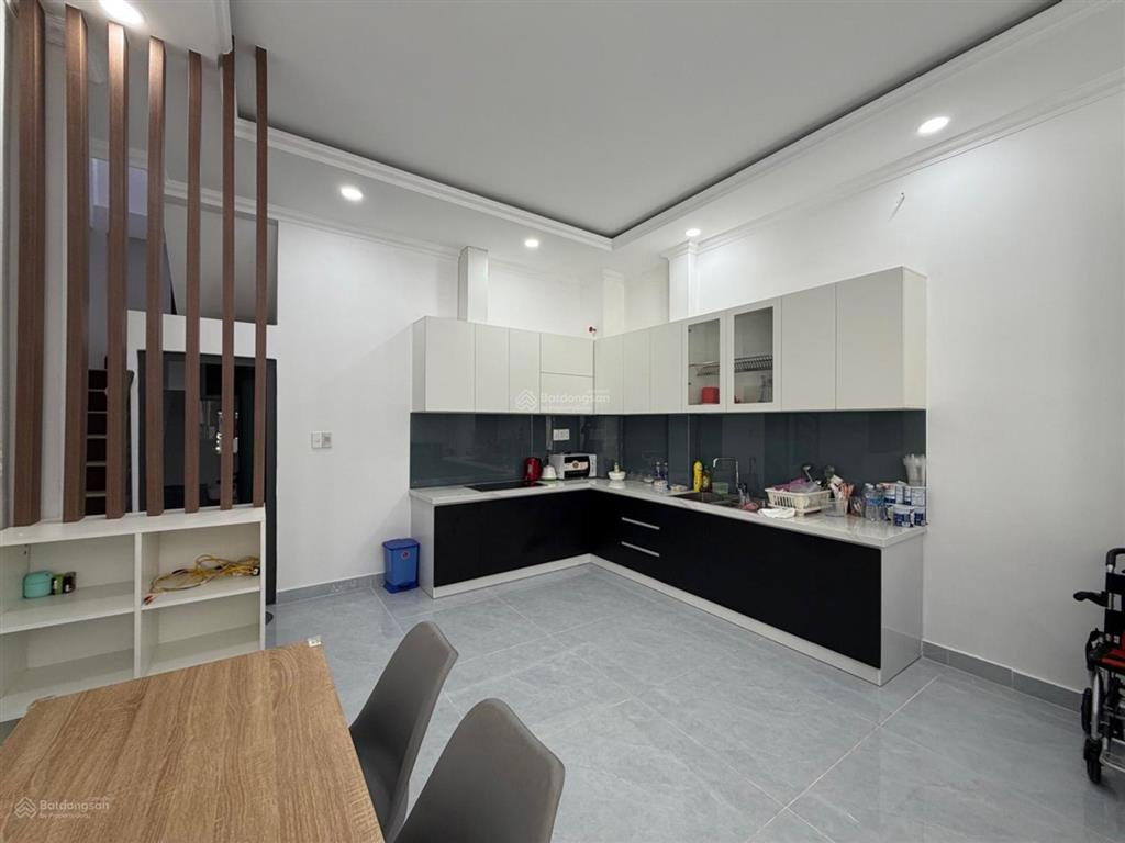 Bán nhà đ.tôn đản, ngang lớn 4.3m2, nhà mới vào ở ngay,gần vĩnh khánh, hoàng diệu, nguyễn tất thành