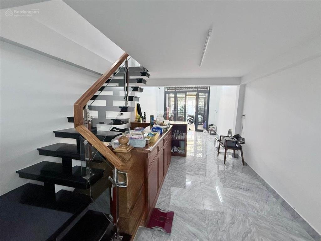 Bán nhà đẹp 57.3m2 đ tôn đản, mặt tiền hẻm gần chợ 200 đ.xóm chiếu kinh doanh đa ngành nghề. chỉ 6t