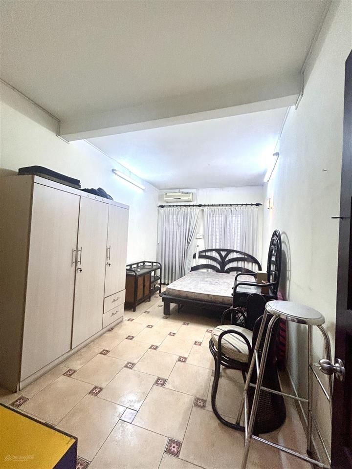 Cho thuê nhà mặt tiền hẻm xe hơi  quận 3  đ. võ văn tần  3 tầng. dt 48m2, ngang 6m*8m.