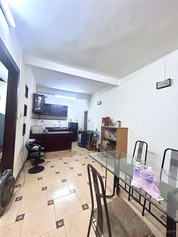 Cho thuê nhà mặt tiền hẻm xe hơi  quận 3  đ. võ văn tần  3 tầng. dt 48m2, ngang 6m*8m.