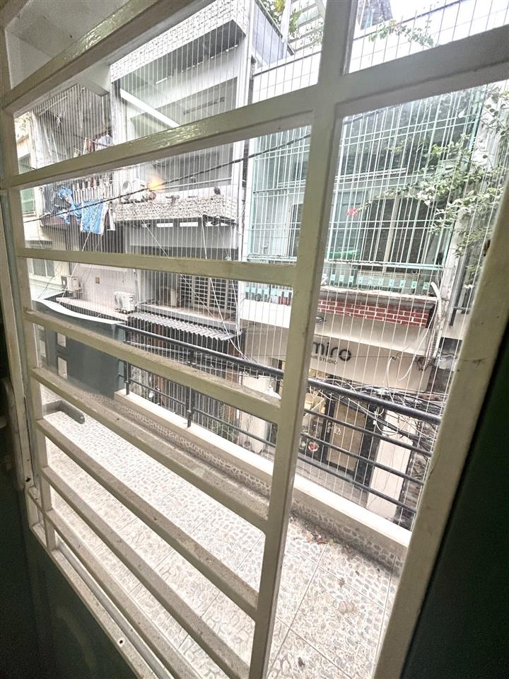 Cho thuê nhà mặt tiền hẻm xe hơi  quận 3  đ. võ văn tần  3 tầng. dt 48m2, ngang 6m*8m.