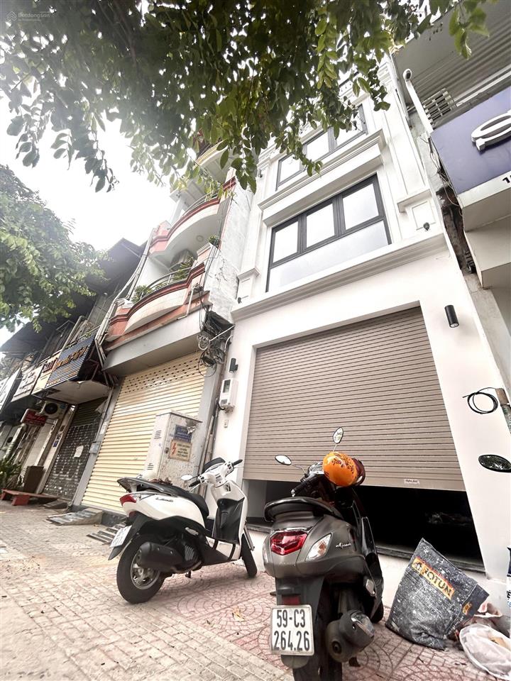 Cho thuê nhà nguyên căn 4 tầng  mặt tiền đinh tiên hoàng quận 1  tp hồ chí minh