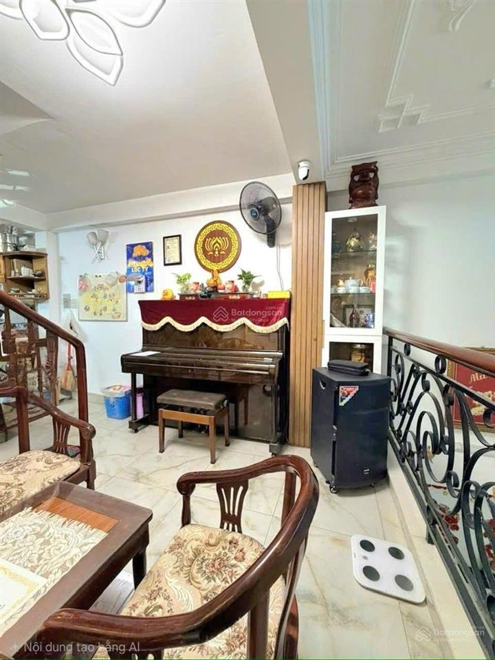 Bán nhà mt đ.số xe hơi đậu cửa  lưu thông khánh hội, hoàng diệu, bến vân đồn, nguyễn tất thành.
