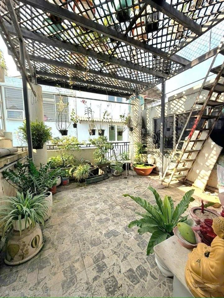 Bán nhà mt đ.số xe hơi đậu cửa  lưu thông khánh hội, hoàng diệu, bến vân đồn, nguyễn tất thành.
