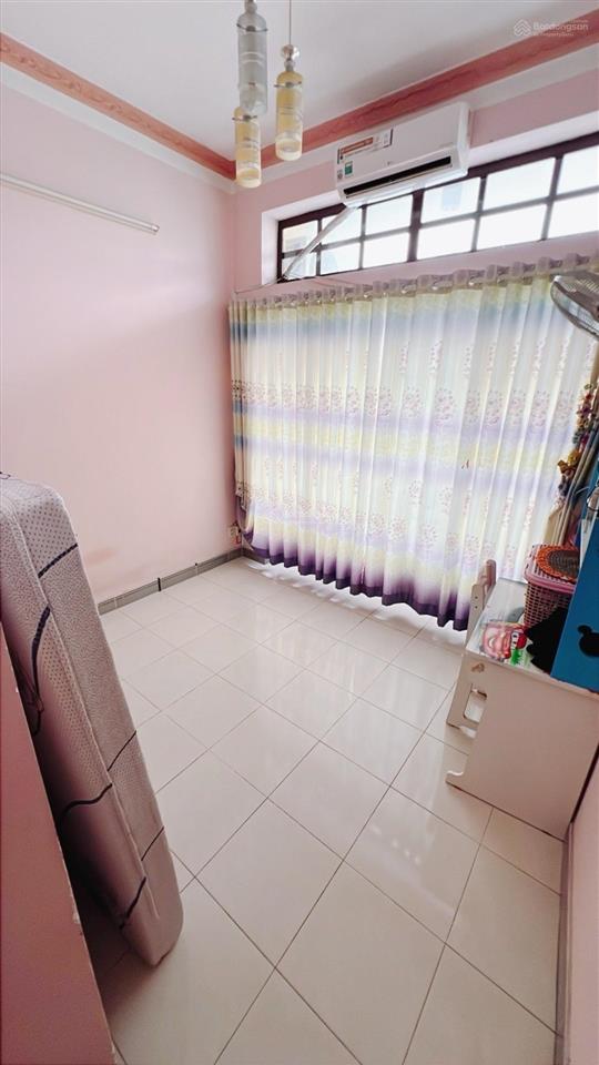 Bán nhà 64m2, tương lai là mặt tiền xe hơi, đ.đoàn văn bơ thông ra tôn thất thuyết, khánh hội.