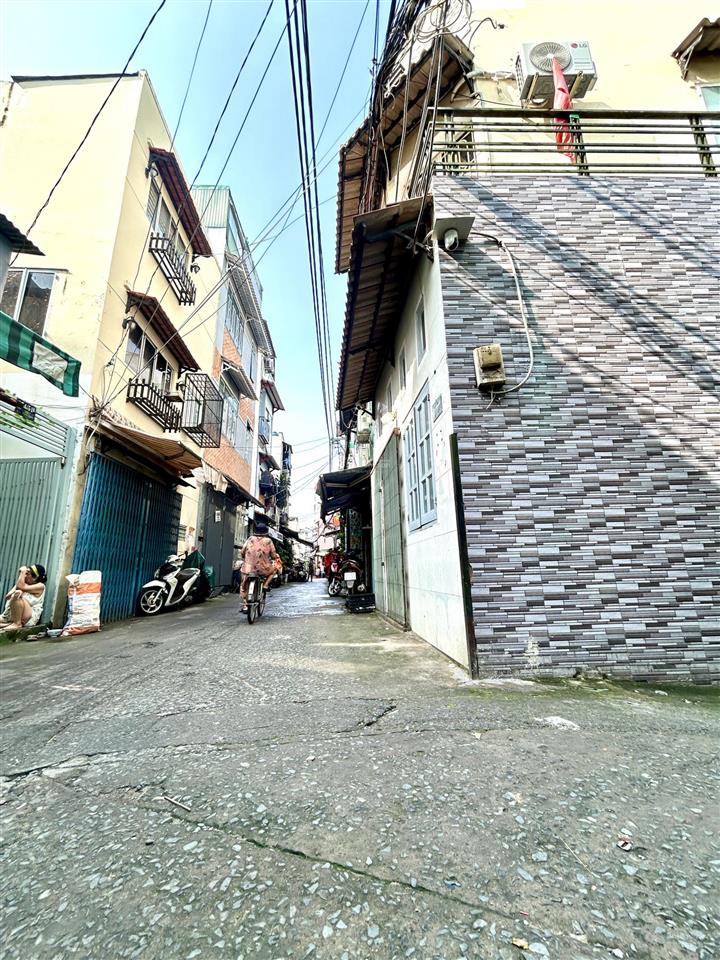 Bán nhà 64m2, tương lai là mặt tiền xe hơi, đ.đoàn văn bơ thông ra tôn thất thuyết, khánh hội.